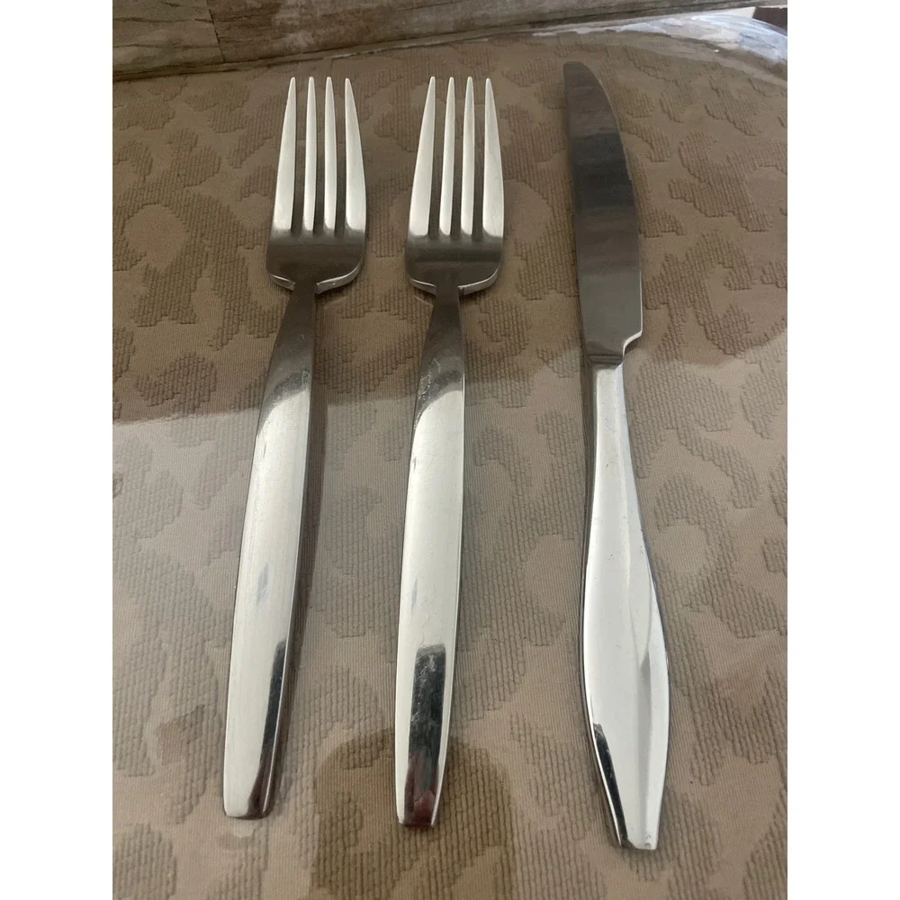 Oneida Flight Stainless Steel Flatware 3 Piece Set 2 Dinner Forks 1 Dinner Knife
